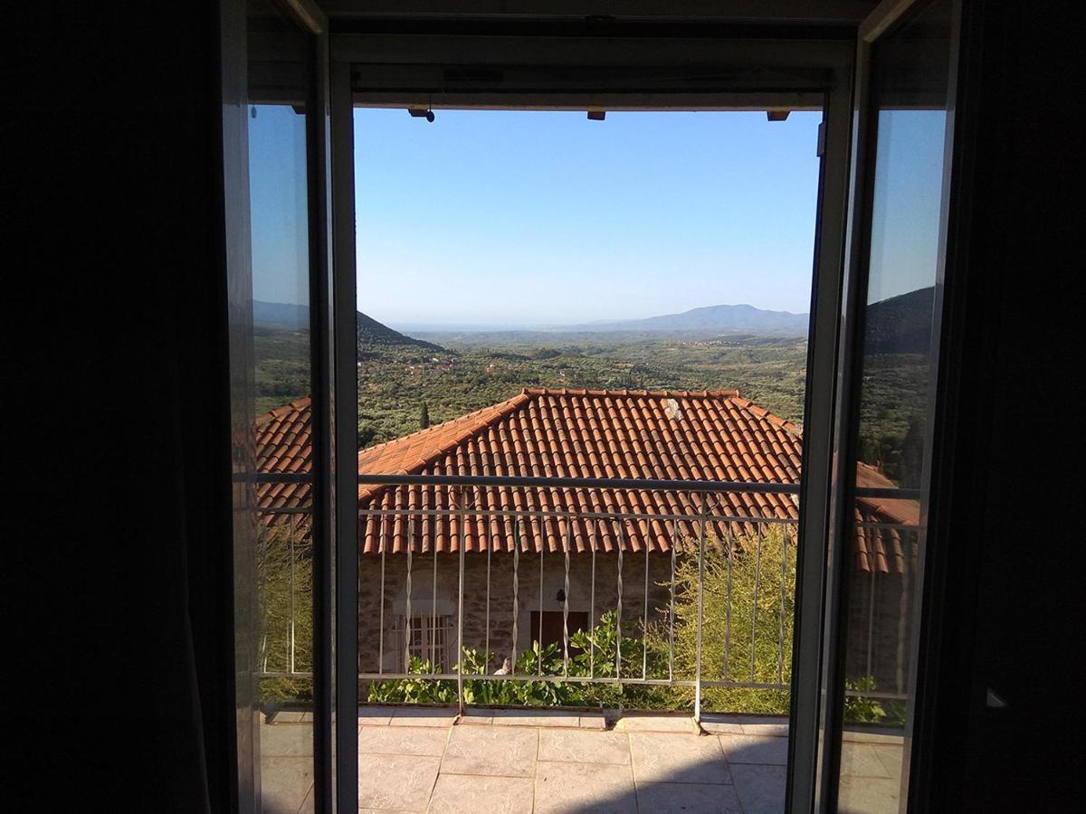 Vintage House With A Fantastic View Apartment Mavrommation Exterior photo